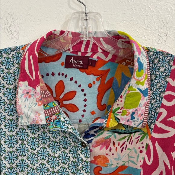 Avani del amour Colorful Print Button Up Shirt - Picture 2 of 8